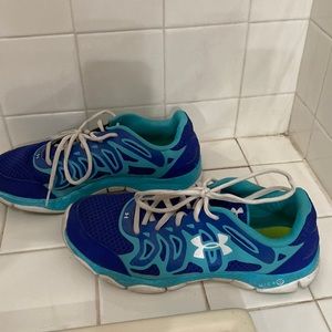 Under Armor women’s tennis shoes